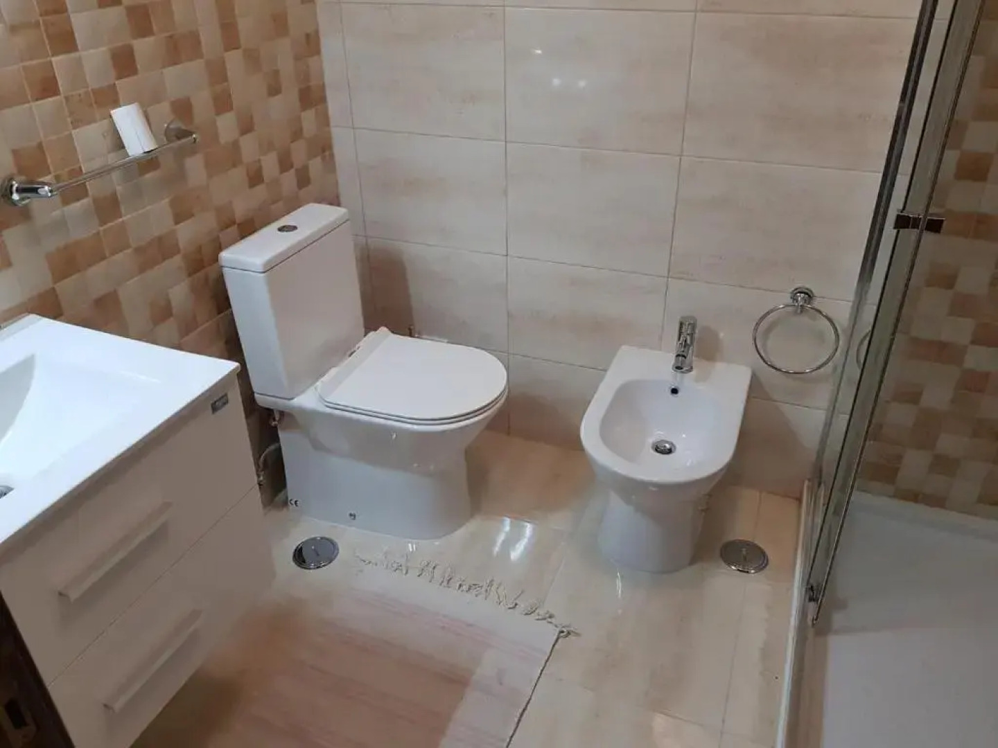 Perfect to Enjoy Lisbon Cascais and Sintra at 1200 metres to metro blue line and Sintra Rail line