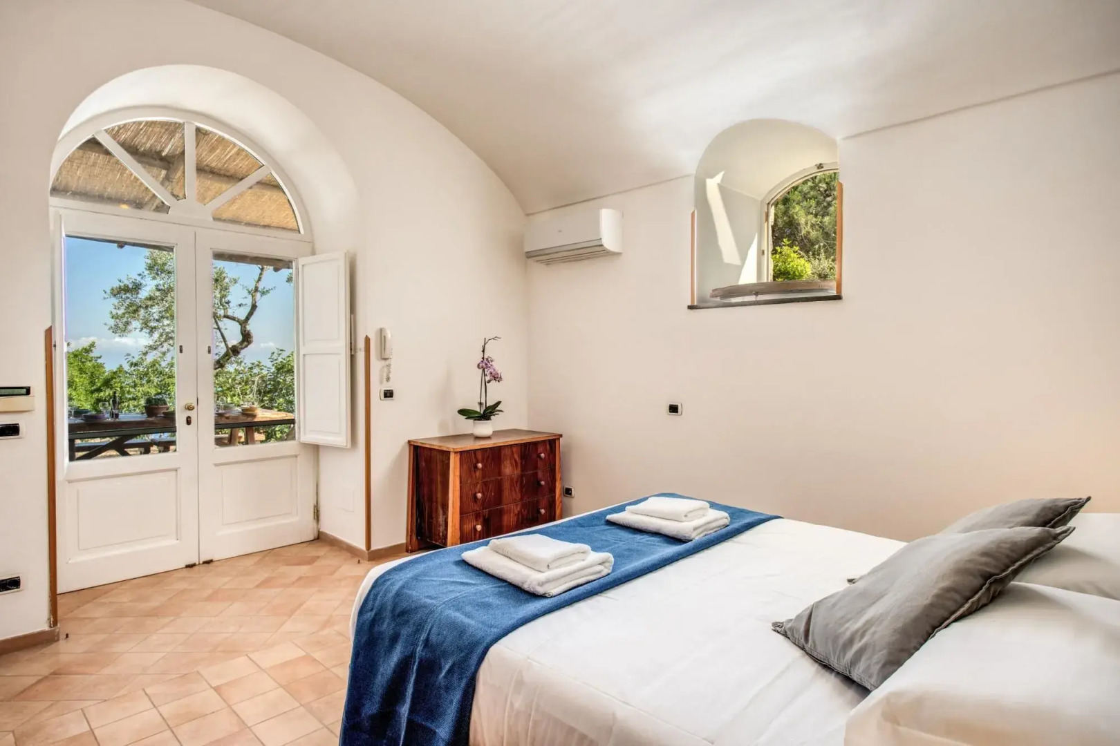 Villa Giulia amazing villa with pool, patio, bbq and sea views