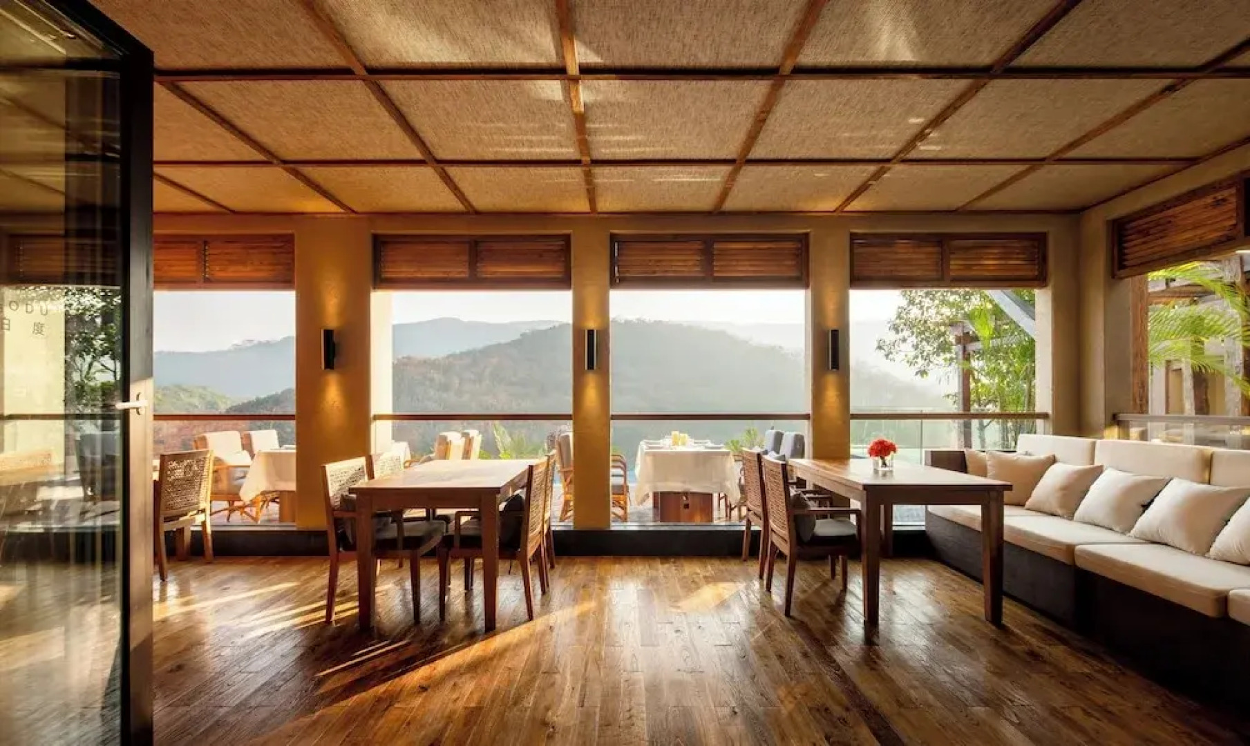 Jinghong Bood Panorama Resort Inn