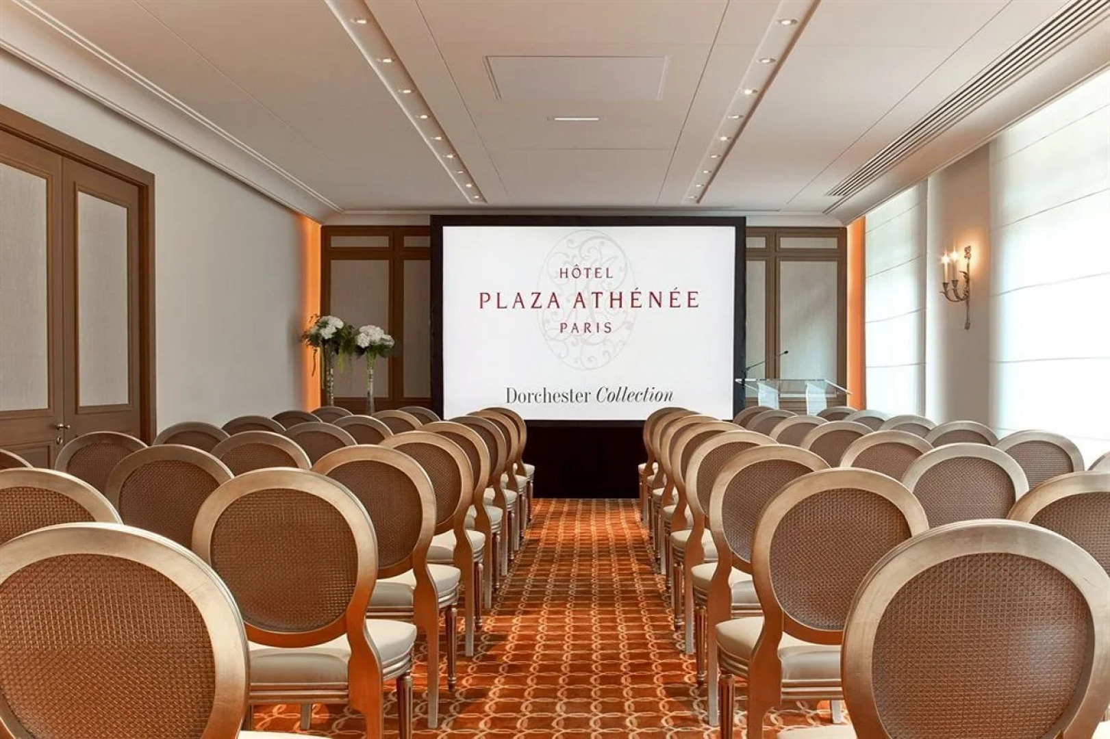 Отель Plaza Athenee