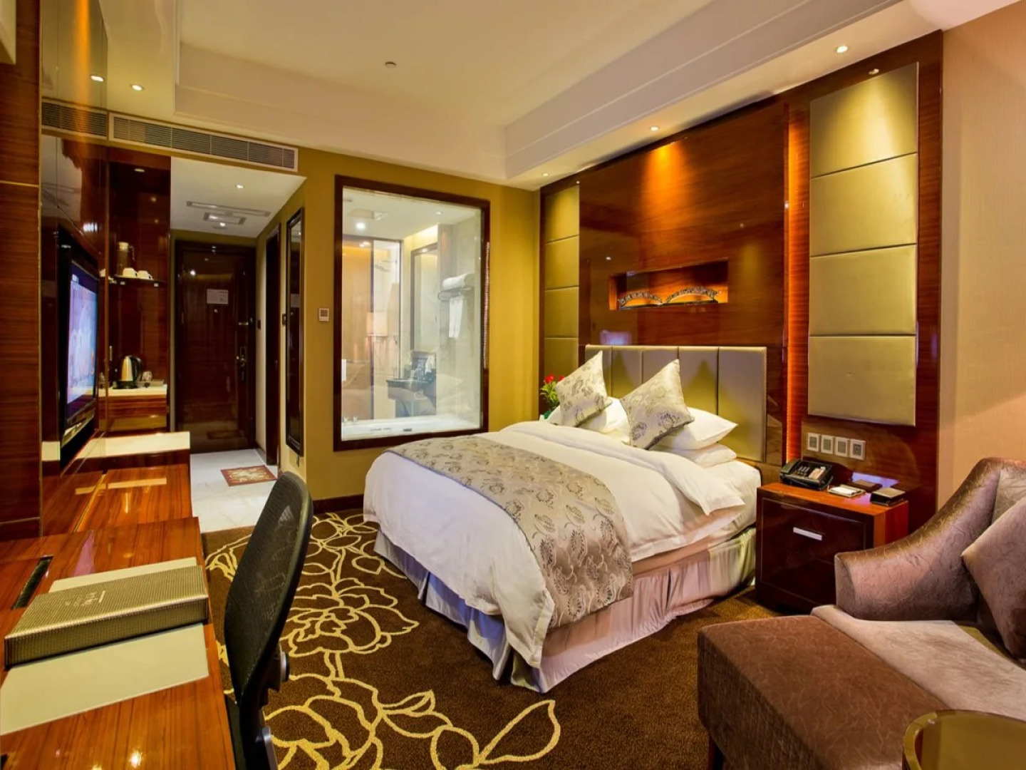 Yichang Golden Lion Hotel