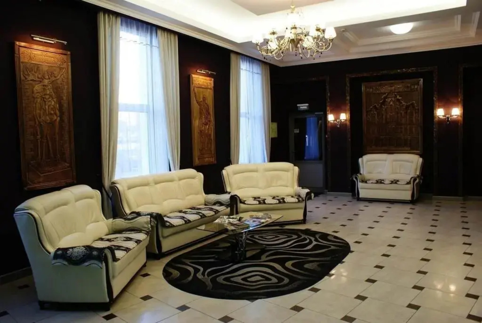 Отель Королевский двор