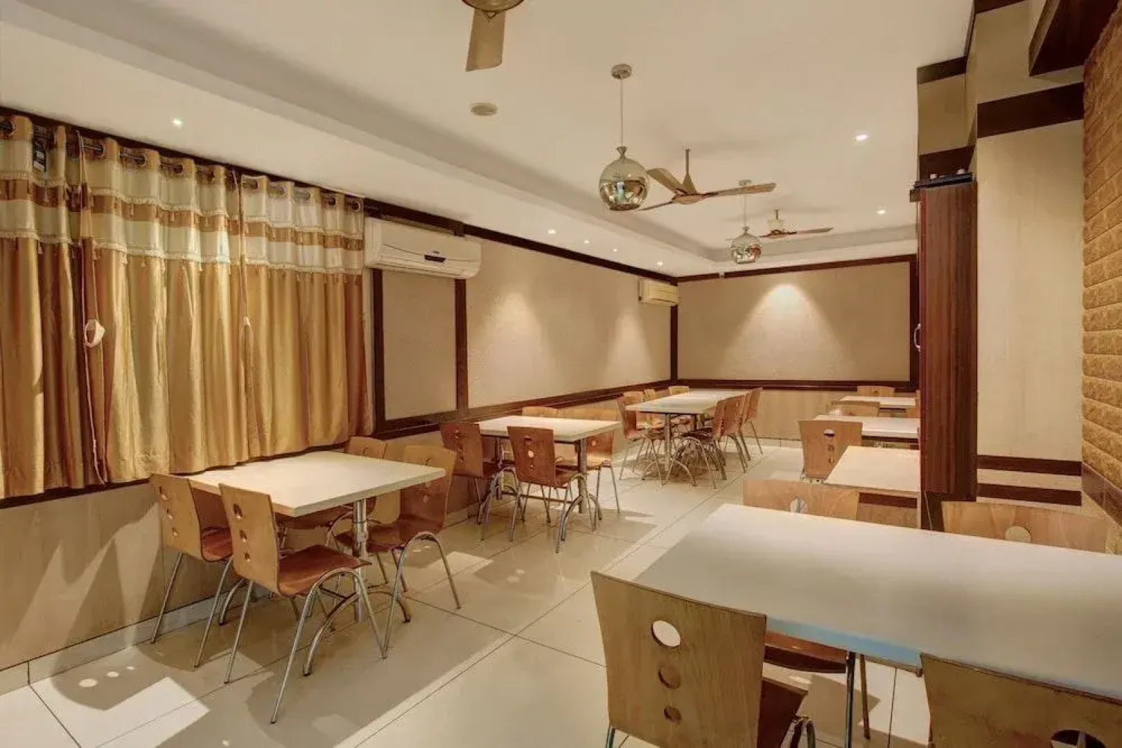 Oyo 5342 Motel Gajraj Continental A Unit Of Gajraj Hotels Pvt Ltd