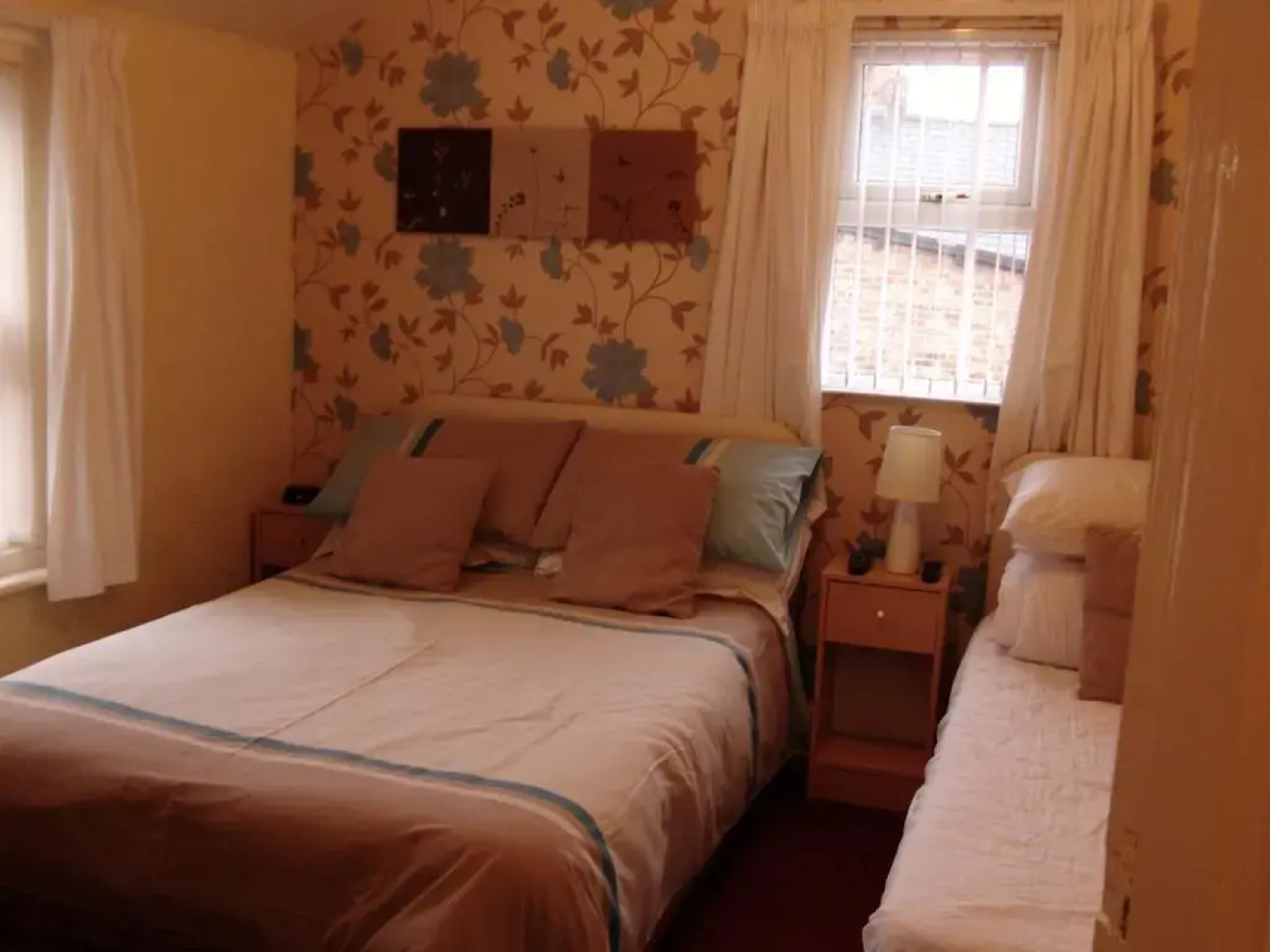 Oakwell Guest House