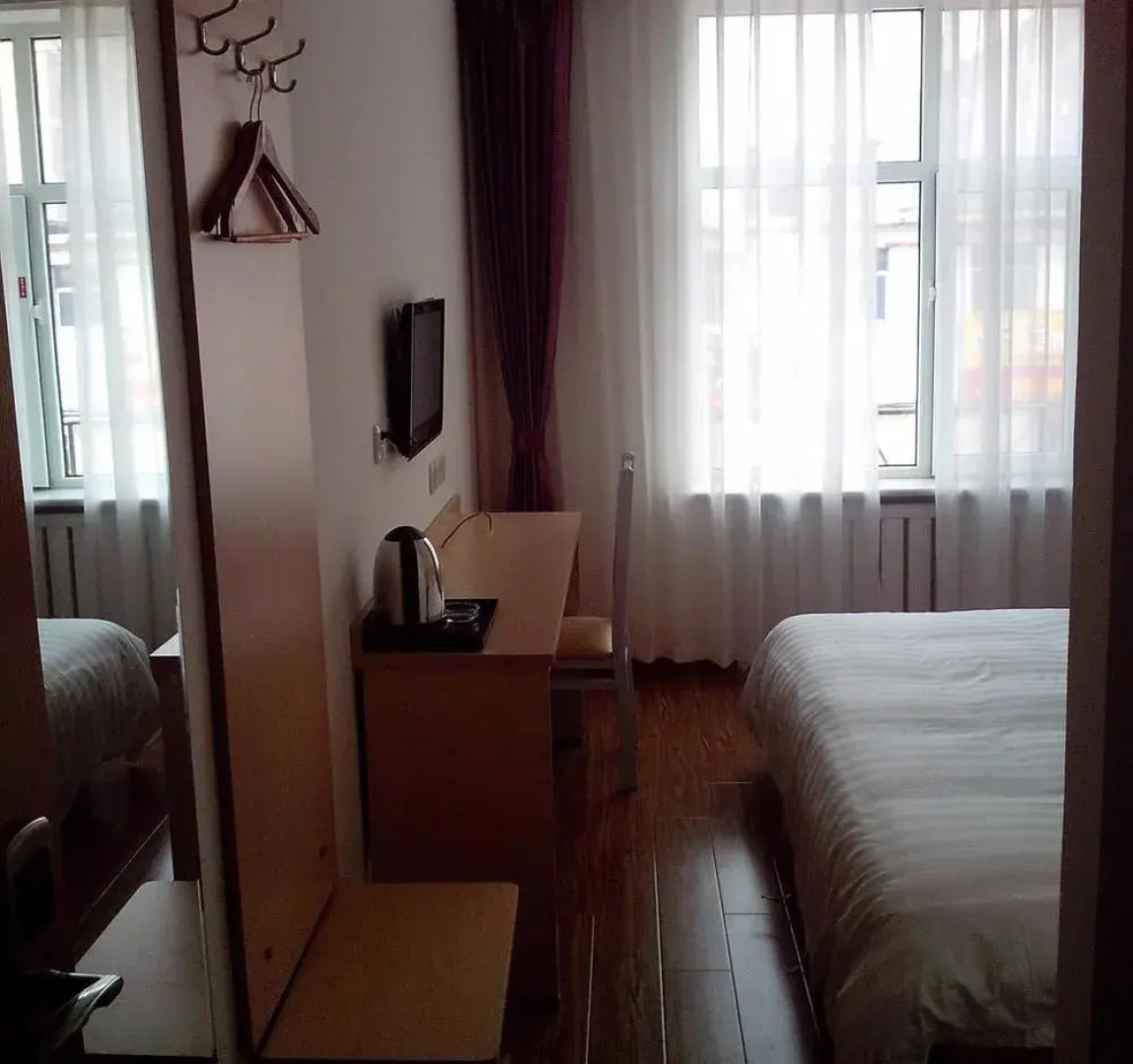 City 118 Chain Hotel