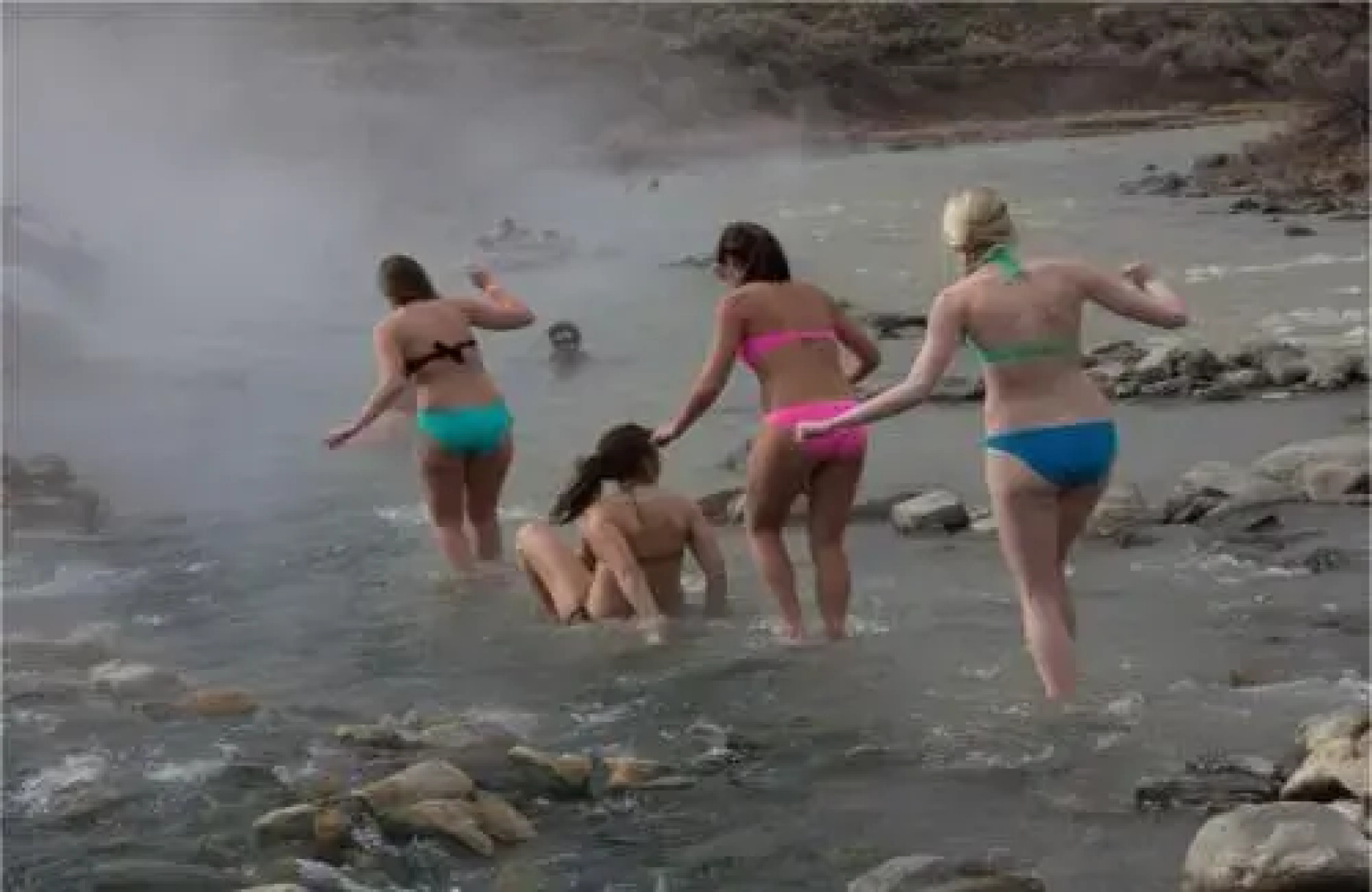 Yellowstone Park Riverfront Cabins