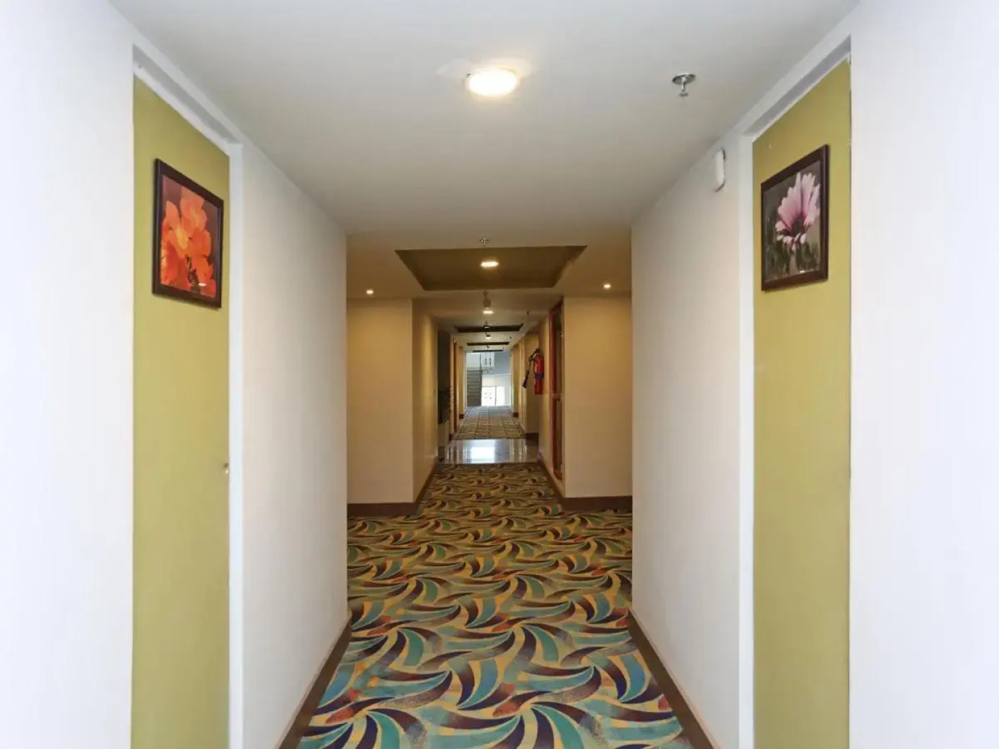 Four Leaf Service Suites