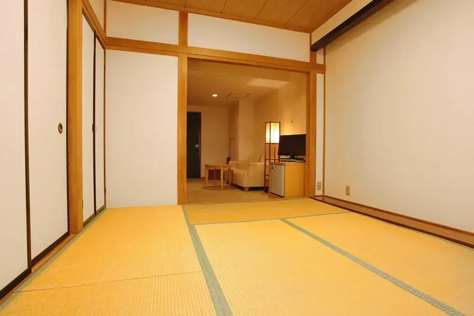 OYO 44580 Hotel Sunshine