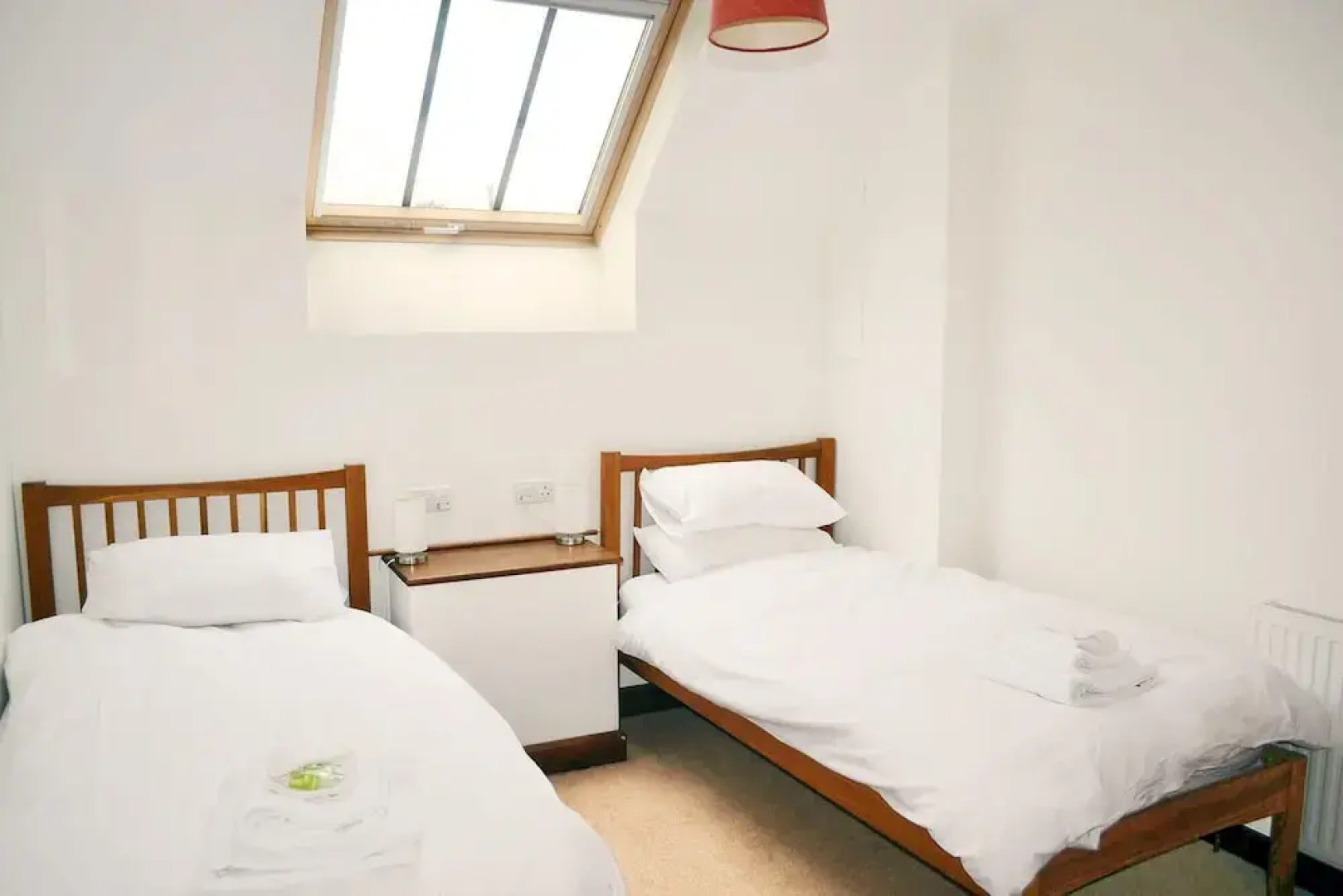 Beautifully converted 400-year-old threshing barn in East Devon. Pet-friendly.