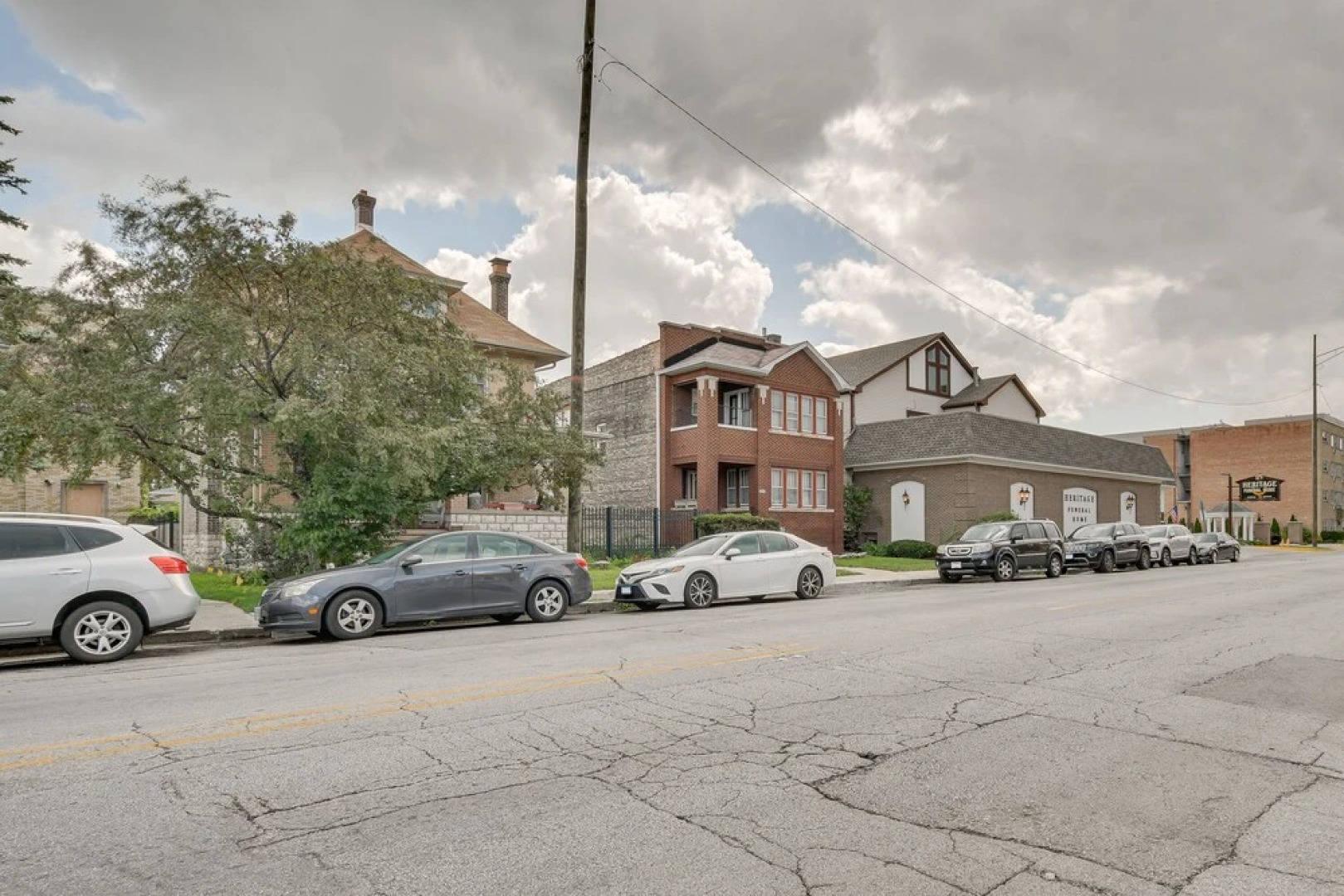 Berwyn Apartment Rental ~ 11 Mi to Chicago!