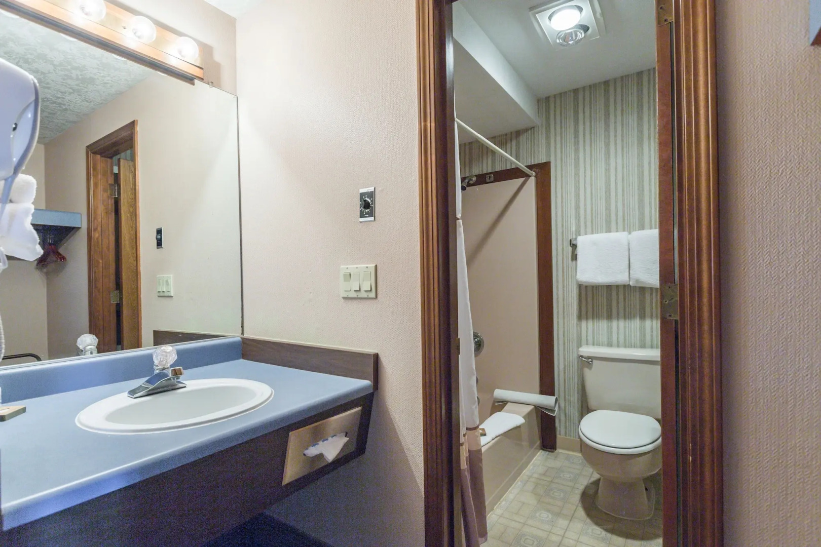 Ebb Tide Oceanfront Inn