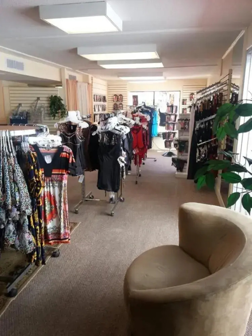 Paradise Lakes Resort, Clothing Optional Resort - Adult Only