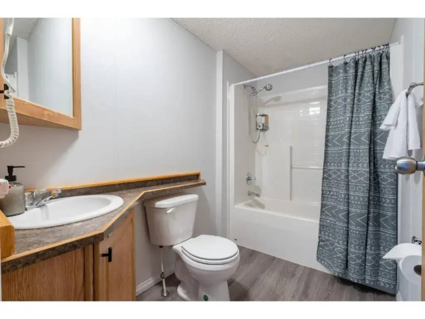 Mountain Time I Powderkeg I Firepit l King Bed