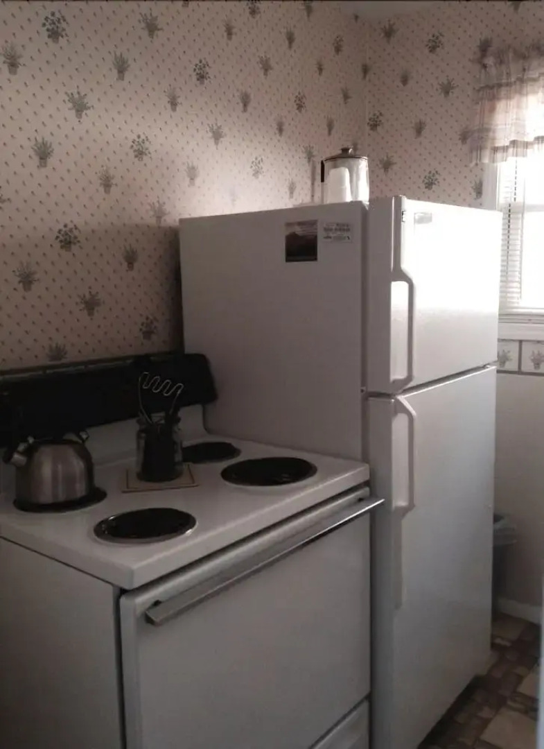 The Chalet Motel & Apts