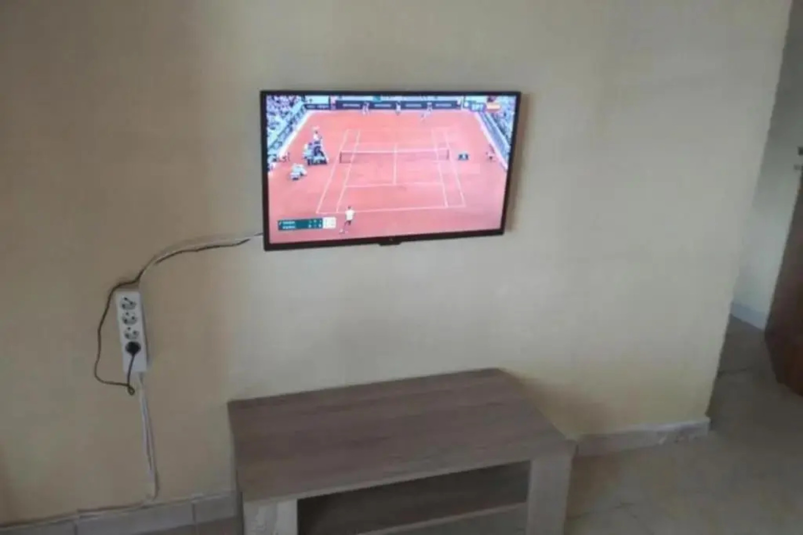 Detached quiet villa 500m from sea