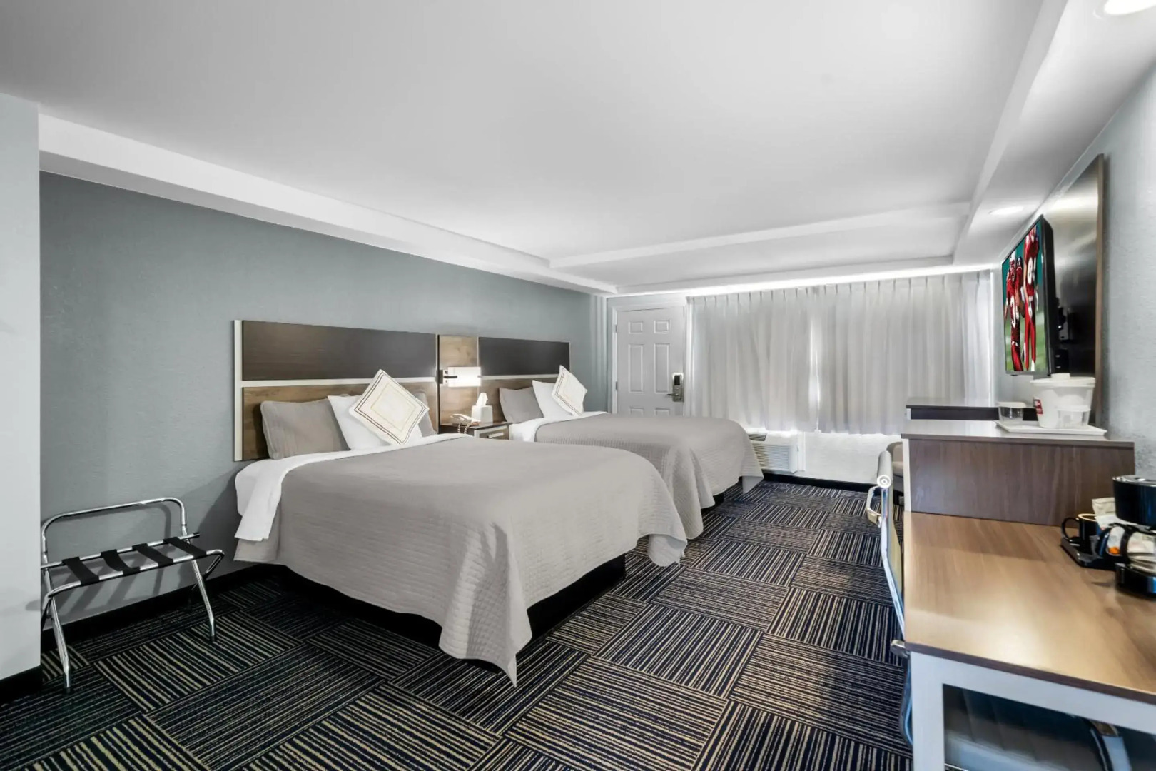 Admiralty Inn & Suites - a Red Collection Hotel