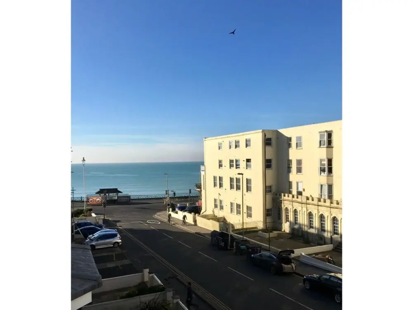 Perfect Brighton 2 Bed With Sea View!