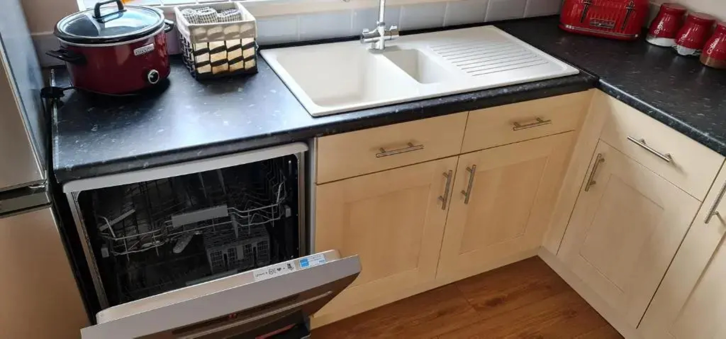 Sherwood Bungalow 3 Bedroom Entire Property