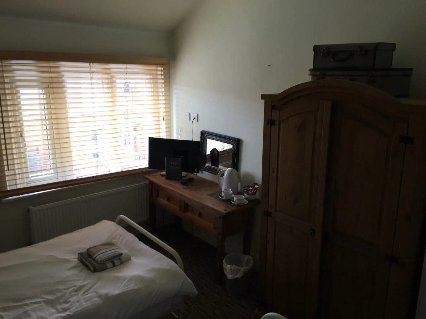 The Hollies Inn