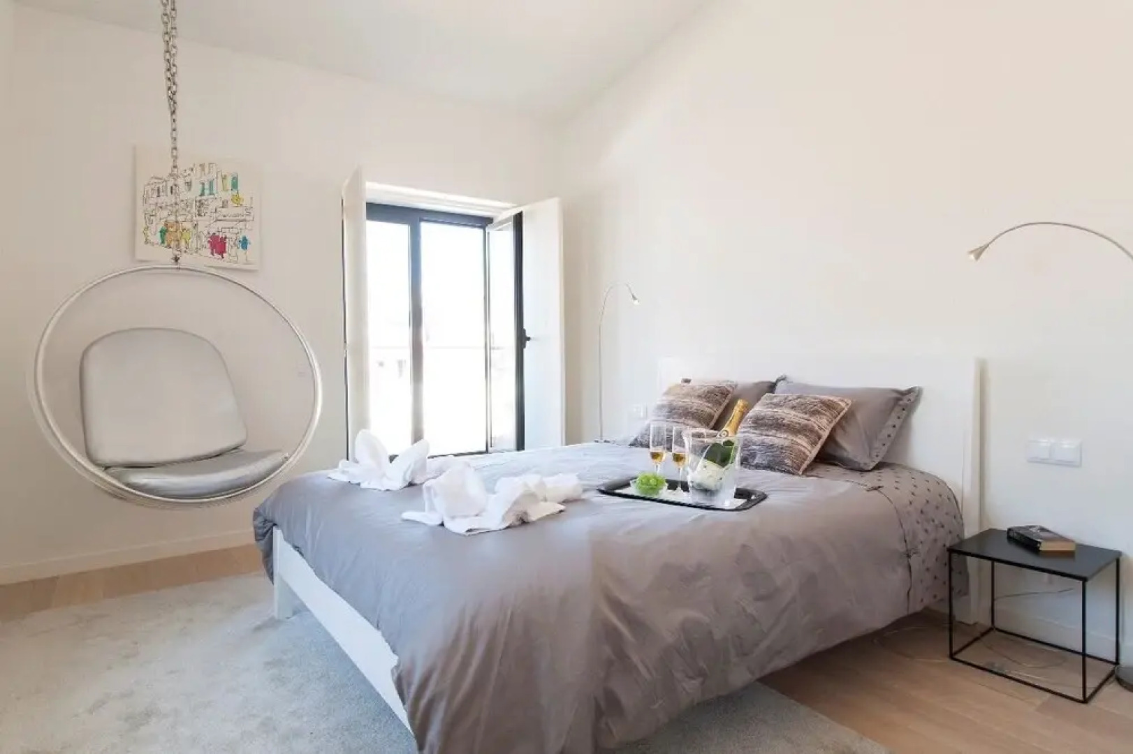 JOIVY Lux & Spacious 1BR home w/ huge terrace, 5mins to Academy of Sciences