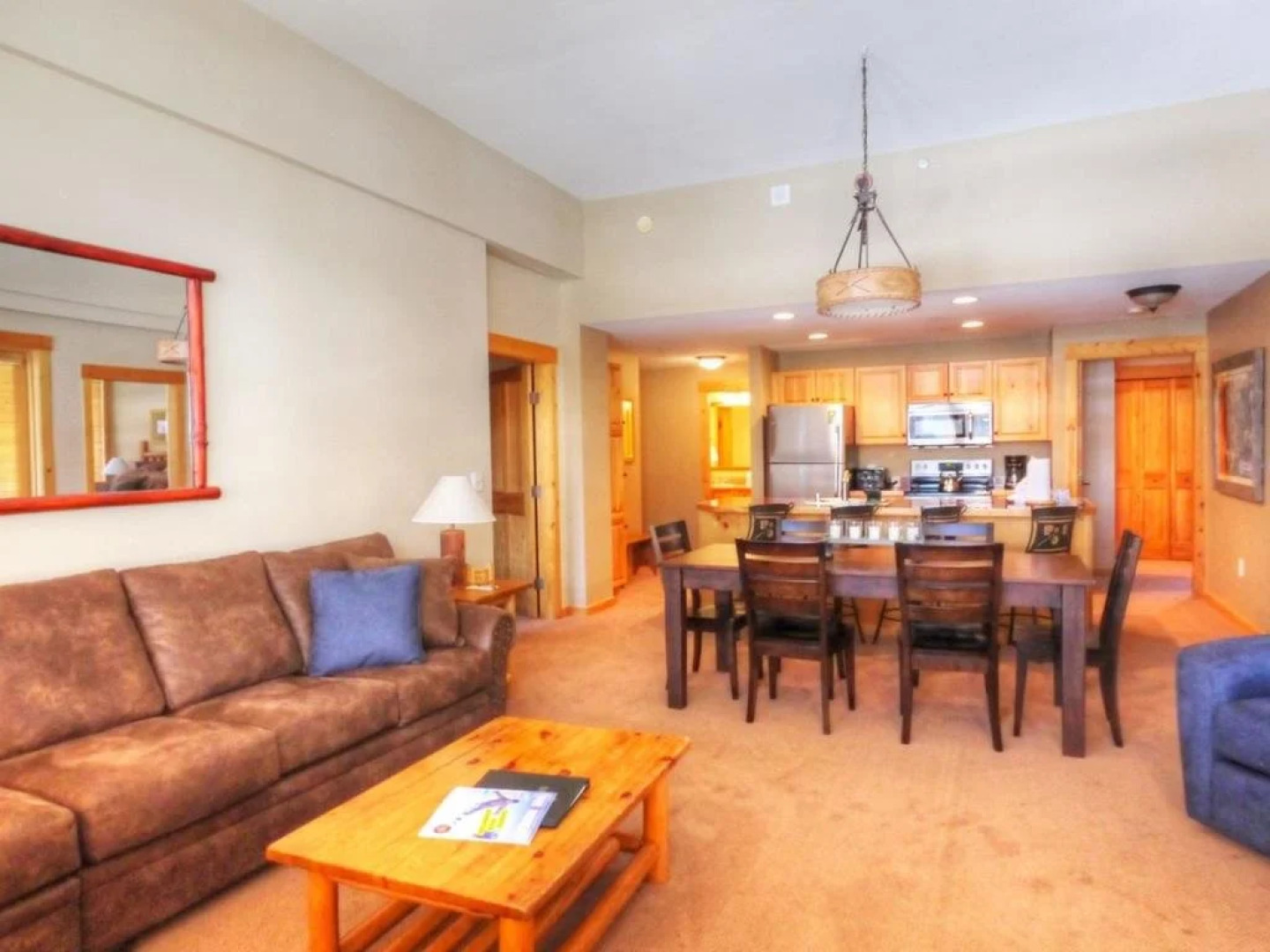 Comfortable Condo, Outstanding Location - TX414 by RedAwning