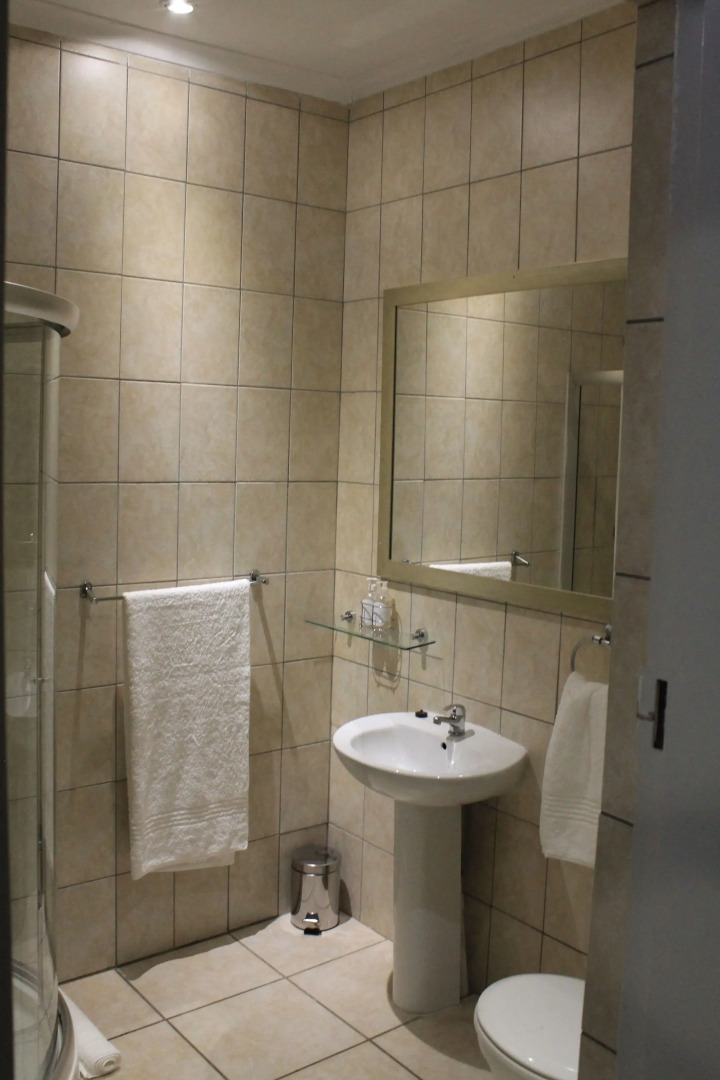 Fin and Feather Guesthouse