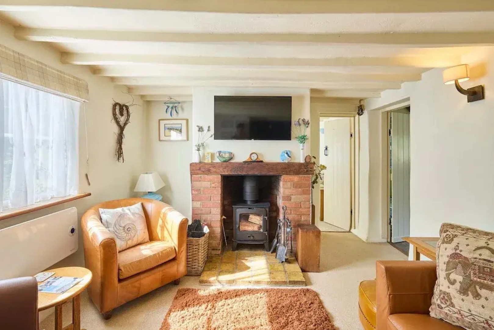 Host Stay Pebble Cottage