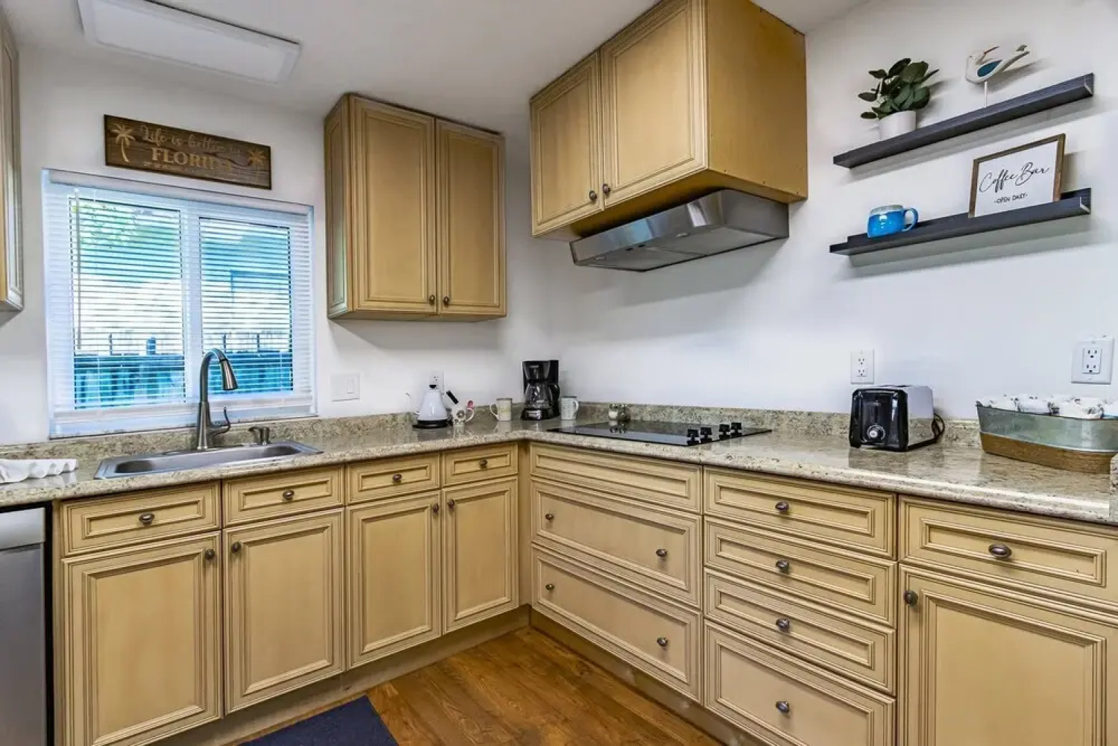 Mova Poolside Escape