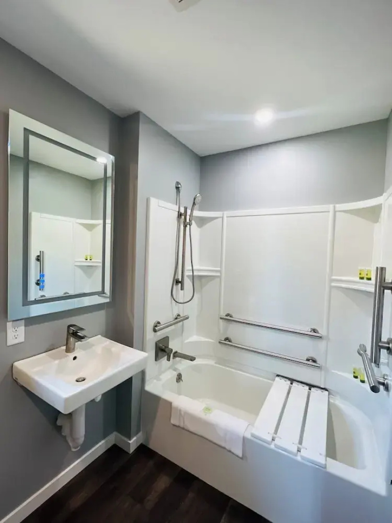 EXPLORE Munising Alger Falls