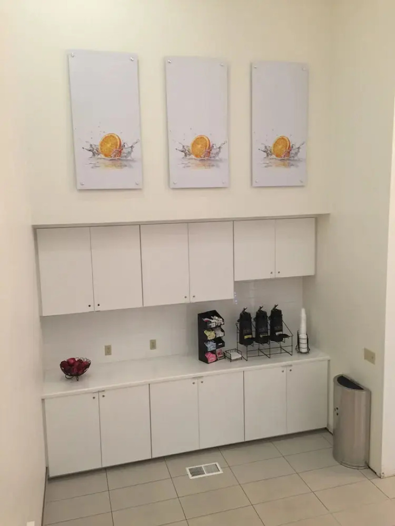 Schoenbrunn Inn & Suites