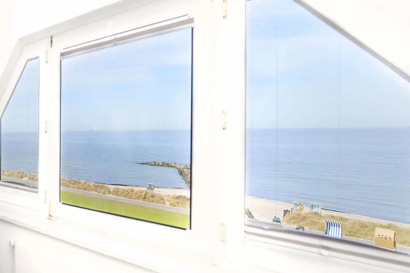 Beach Hotel California