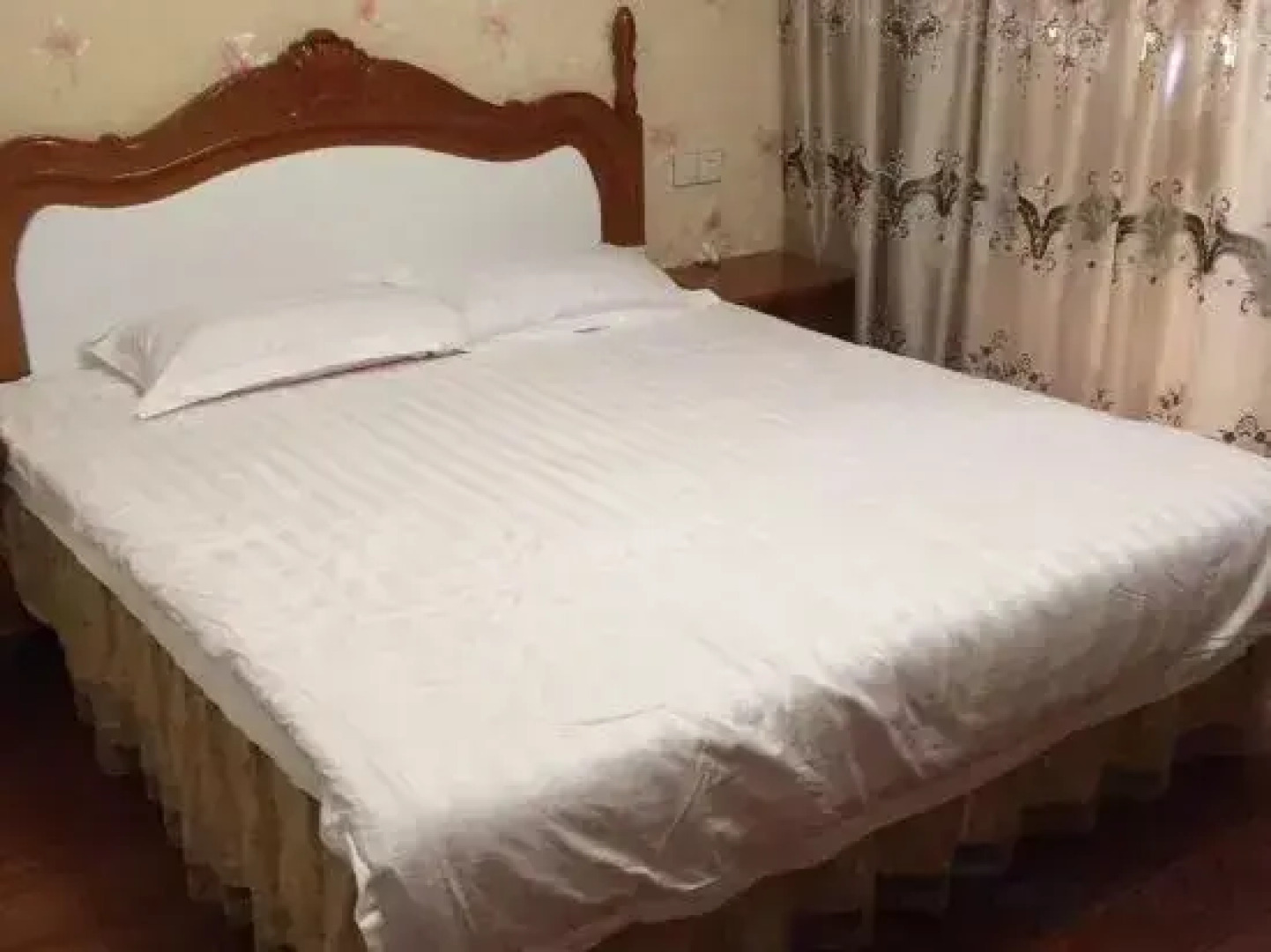 Junhai Business Hotel