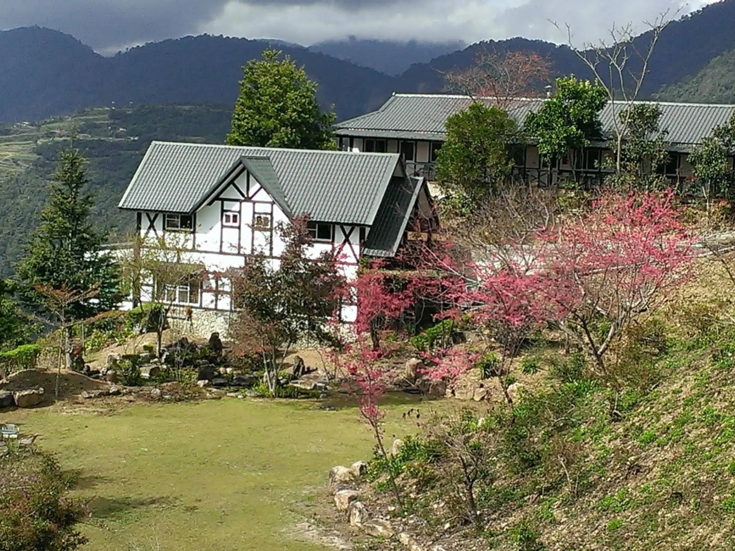 Zusin Shin Garden Hotel