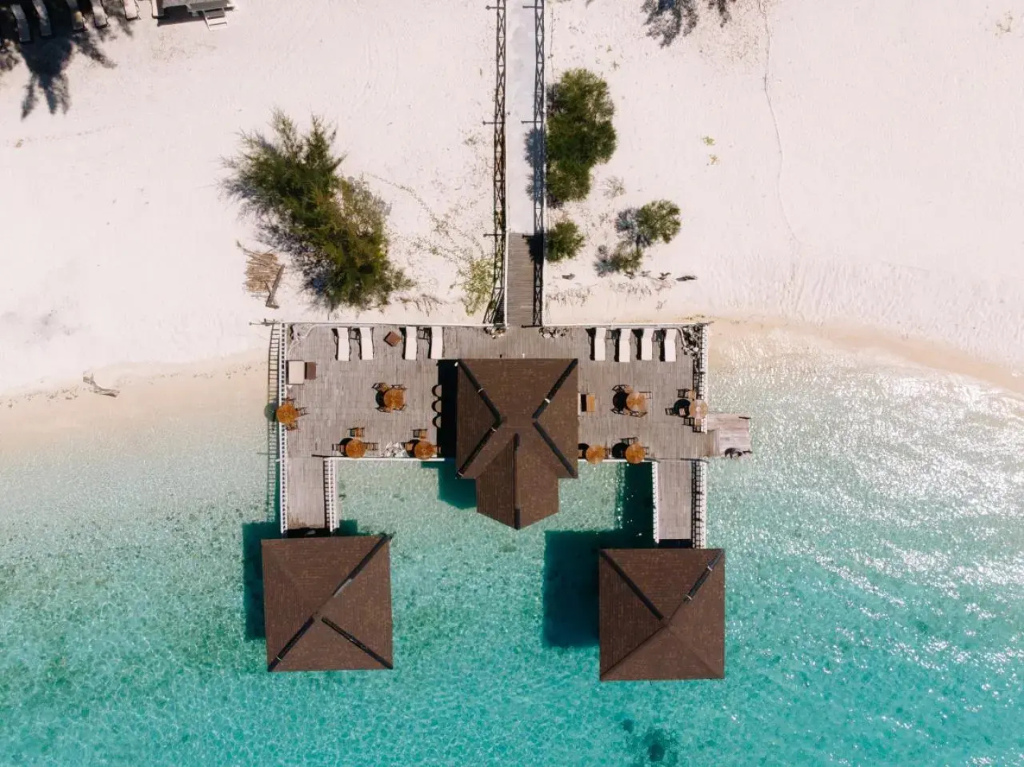 Mari Mari Backpackers Lodge, Mantanani Island