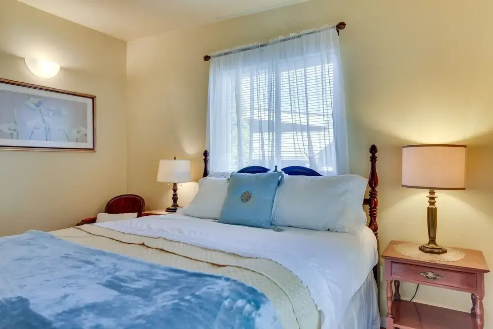 Cozy Aloha Vacation Rental w/ Private Deck & Yard!