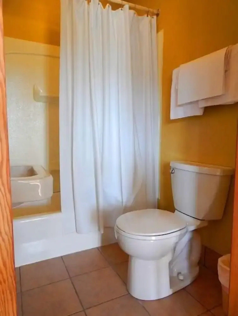 MacIver's Motel & Campground