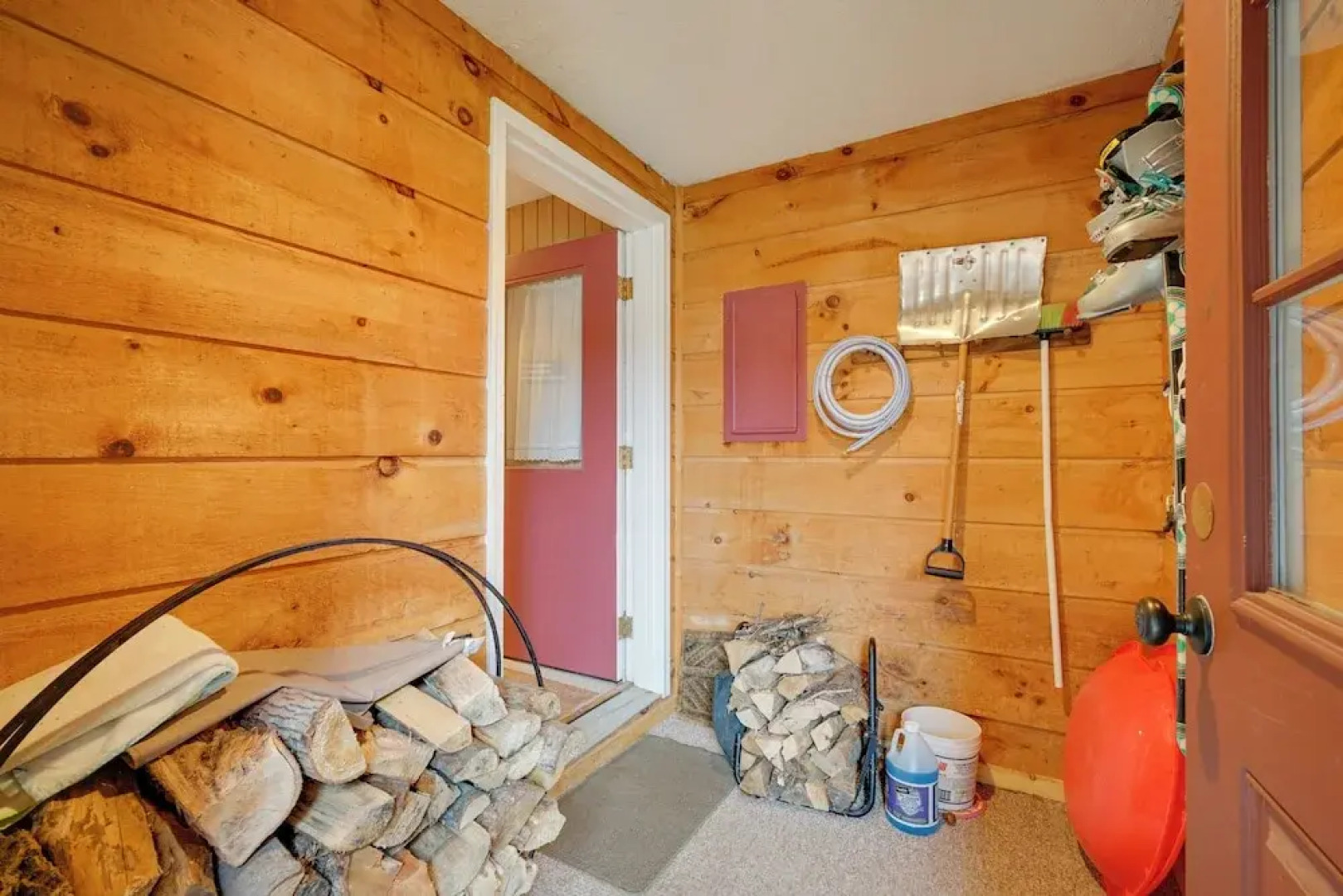 Dover Condo w/ Grill & Balcony: 3 Mi to Mt Snow!