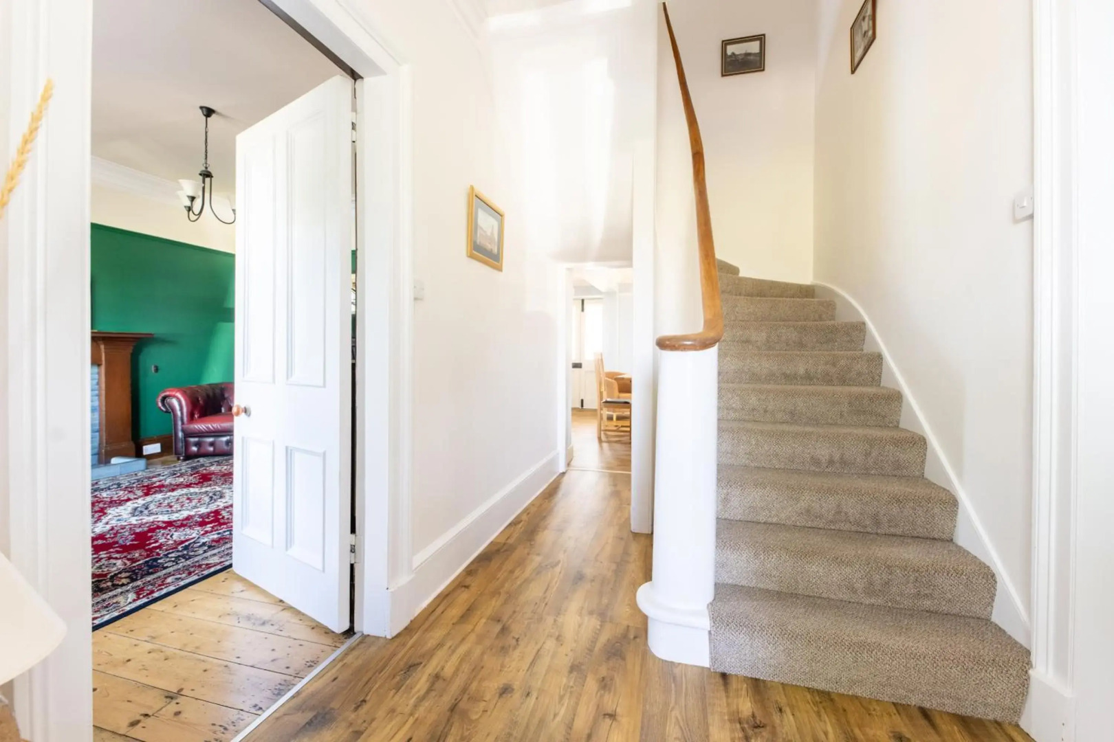 Seaview House - A Traditional Home by the Beach