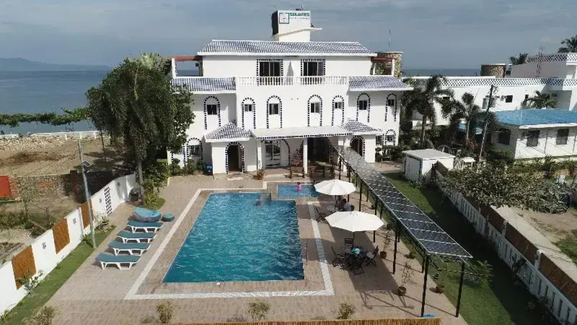 Squares Beachfront Apartments