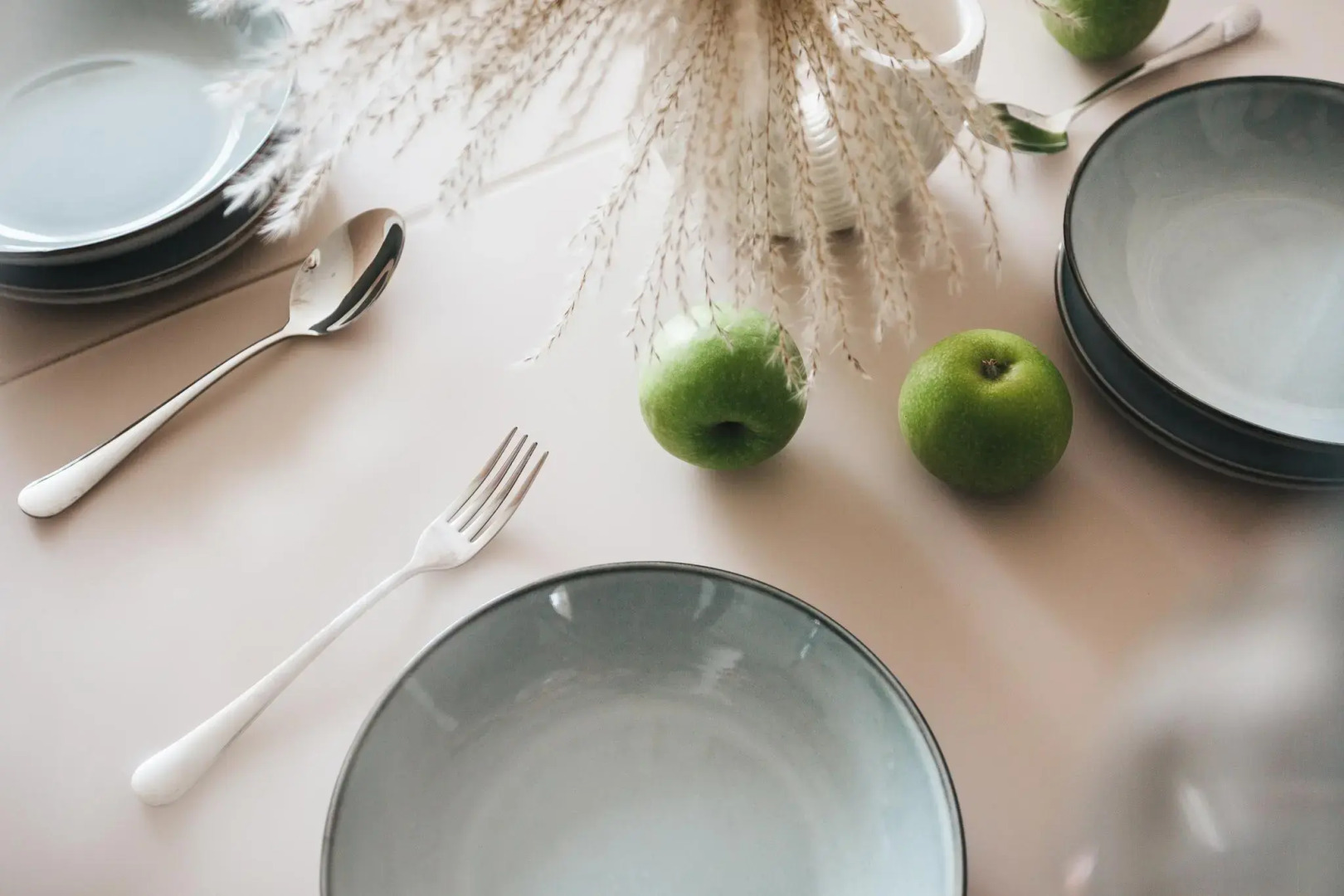 Две Подушки на ул. Левичева, д. 19