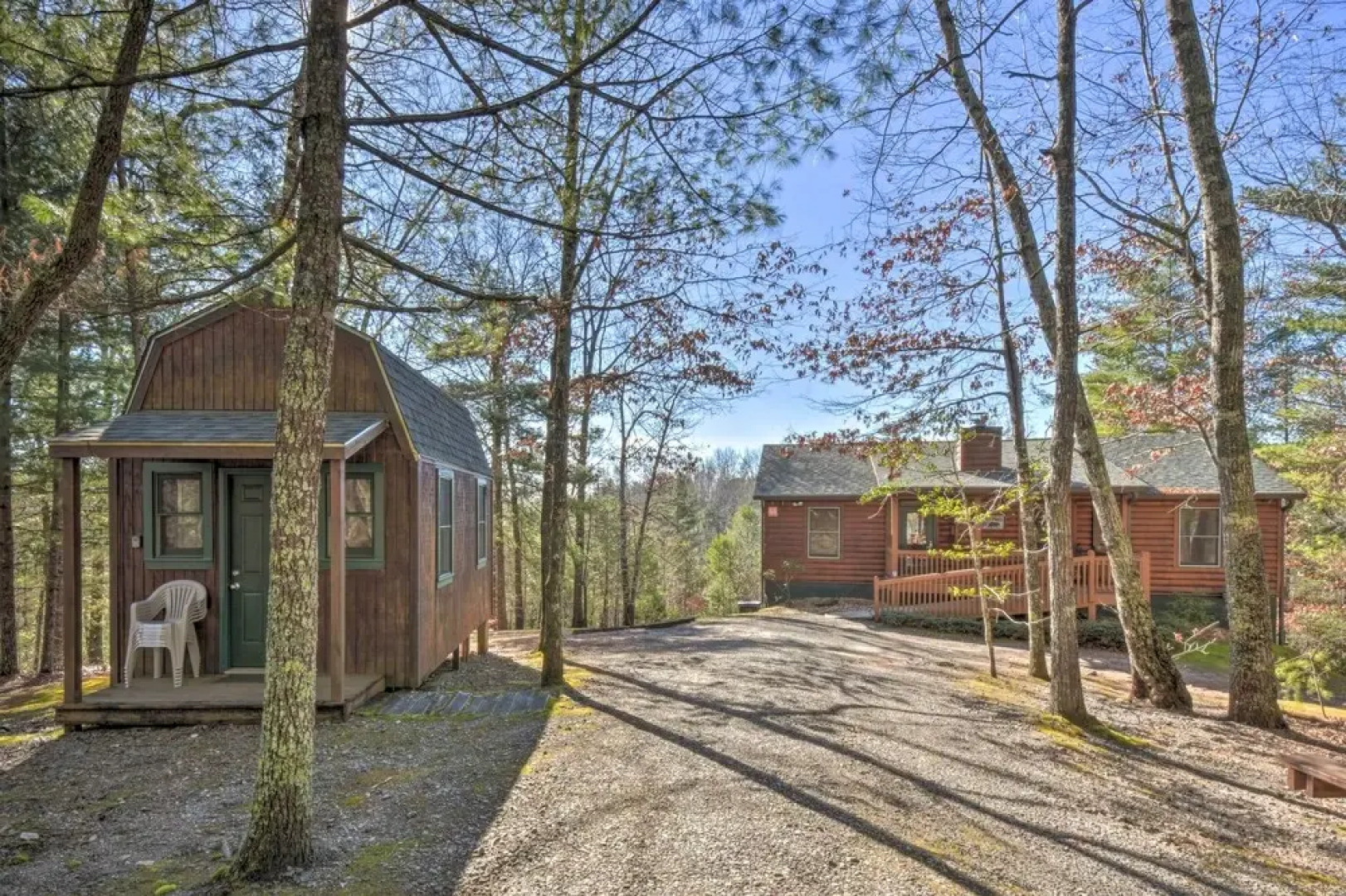 Rustic Cabin w/ Hot Tub: 2 Mi to Unicoi State Park
