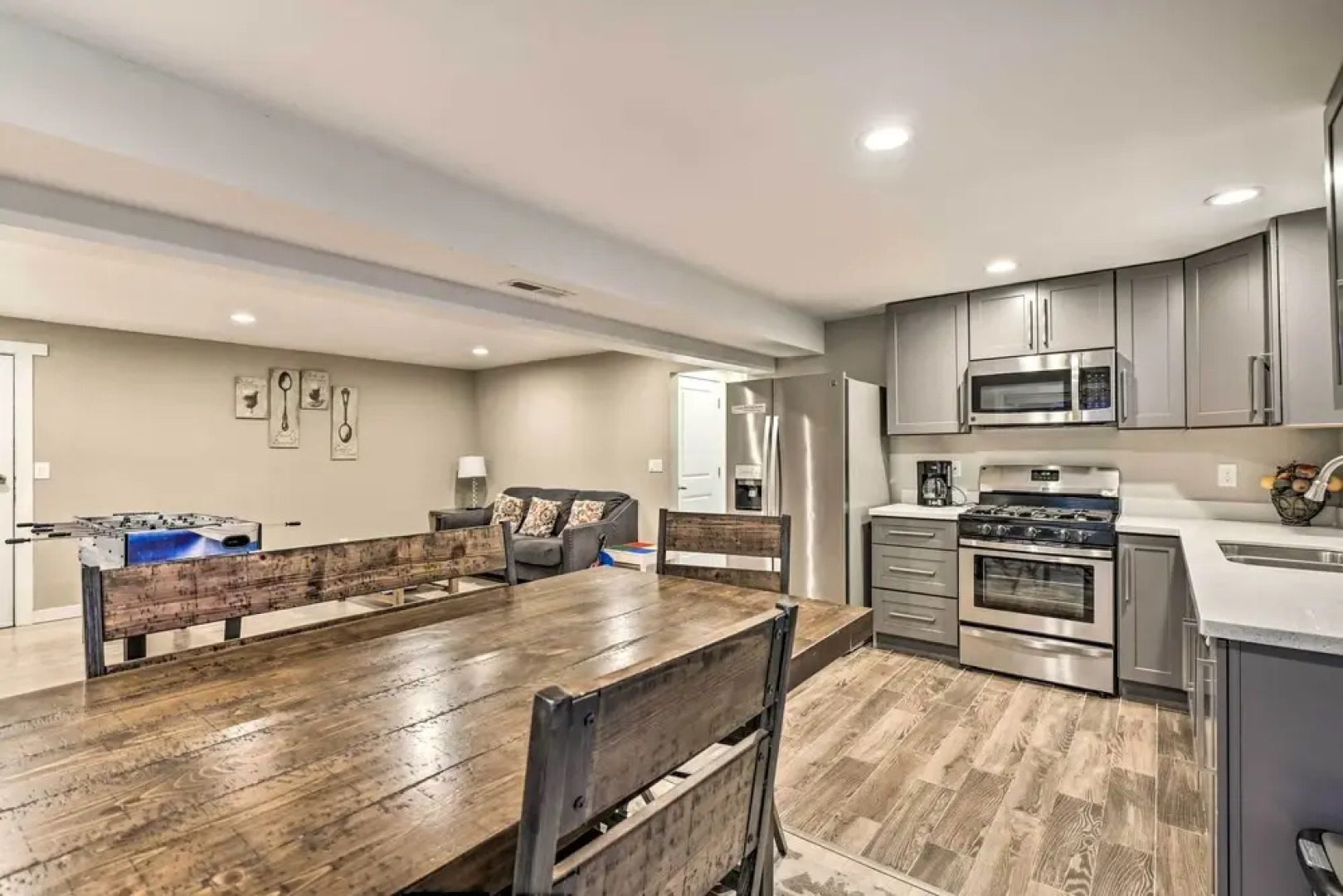 Spacious Kent Home ~ 17 Mi to Dtwn Seattle!