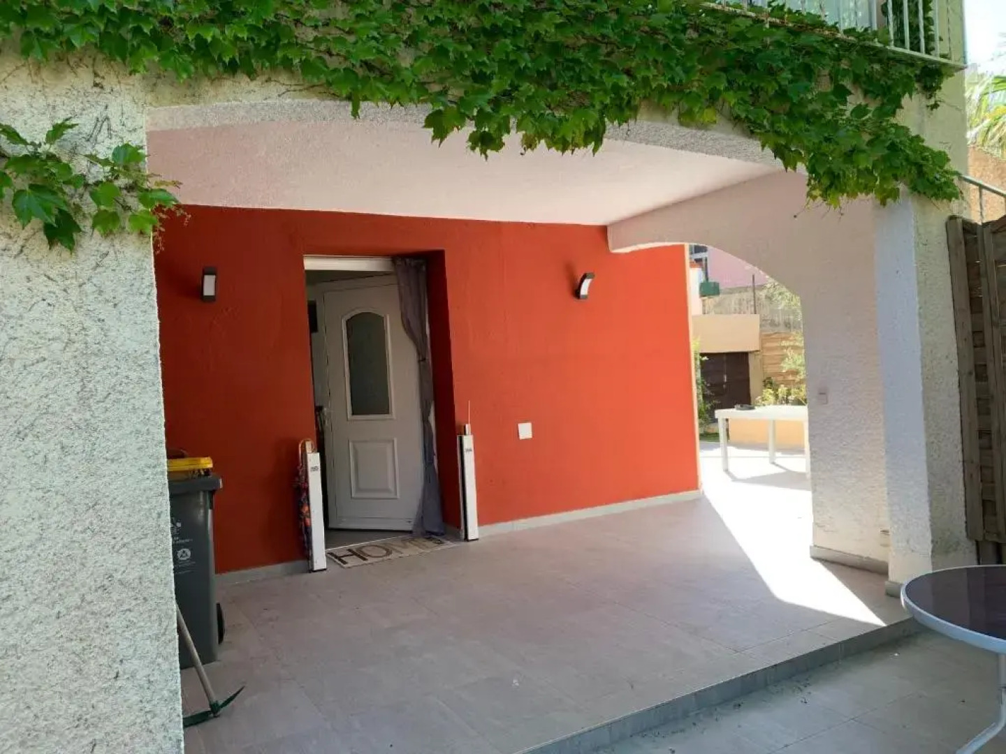 meublé au calme à 1 minute de la plage