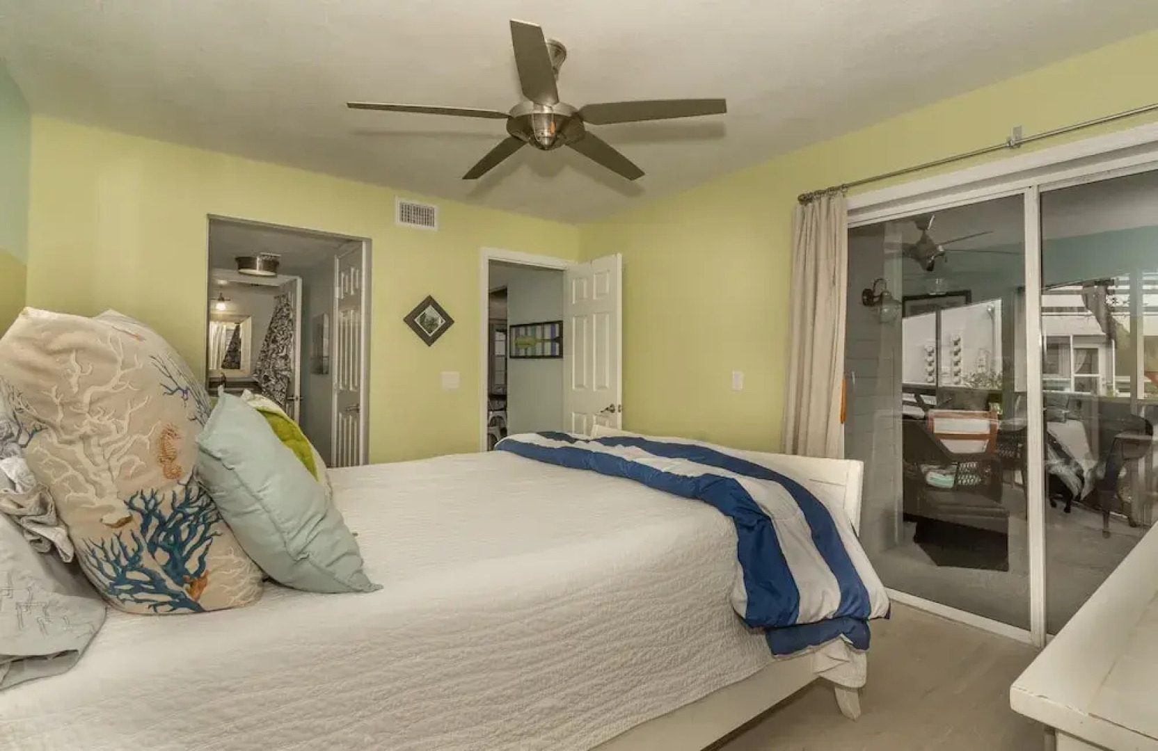 Tastefully Decorated Sea Woods Veranda Close to Pool Fitness Room Sv162