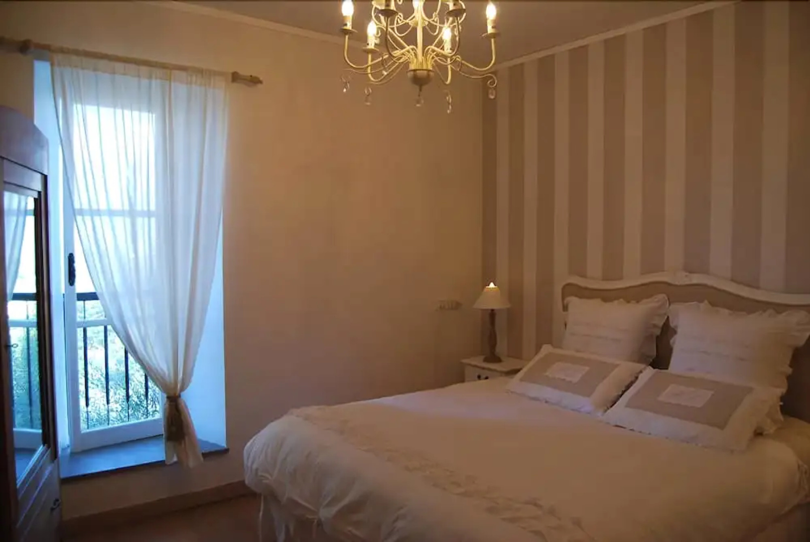 B&B H.M.
