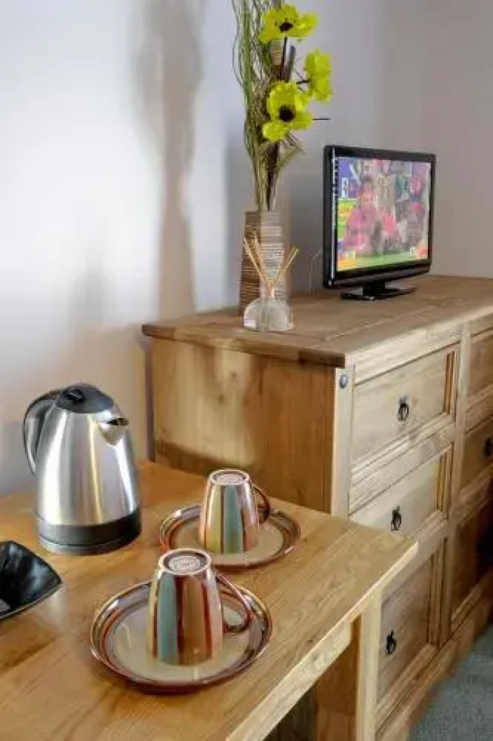 Trowel and Hammer Inn