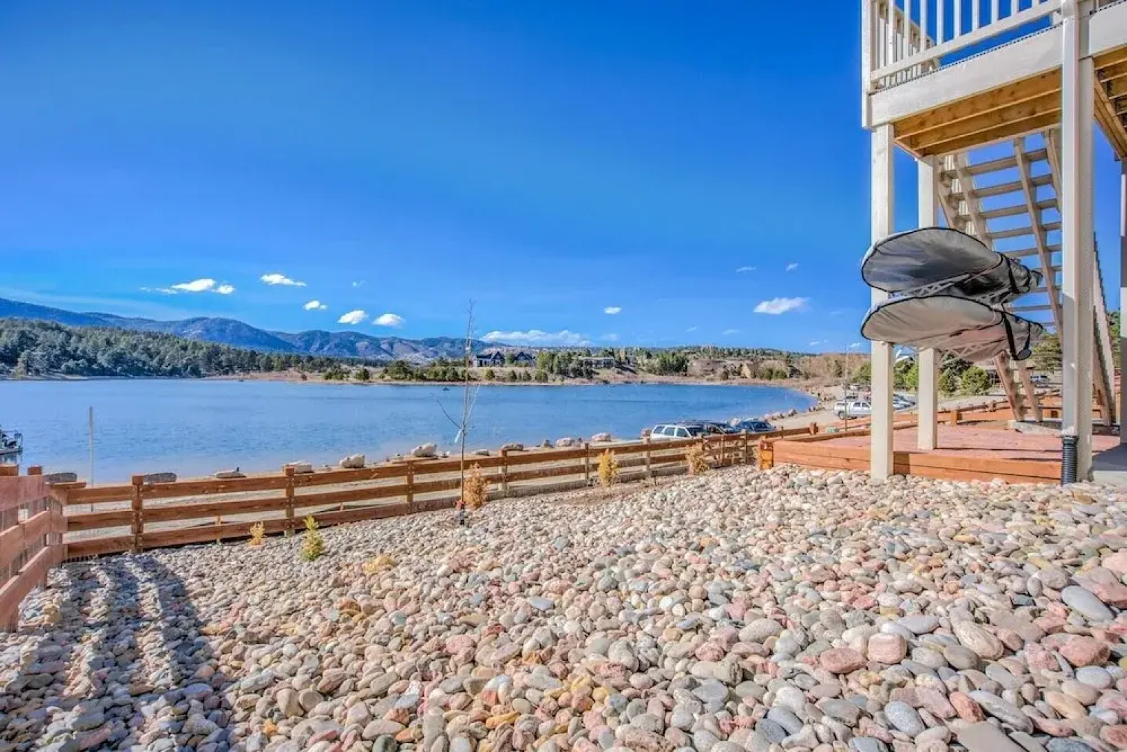 Lakeside Mountain Spectacular! Hot-tub-luxurious