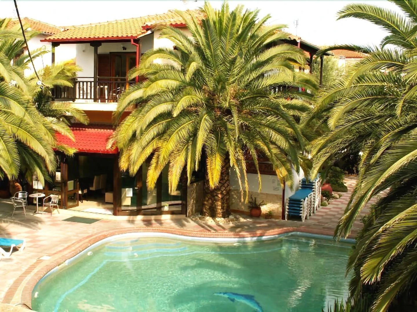 Pella House Studios & Apartments