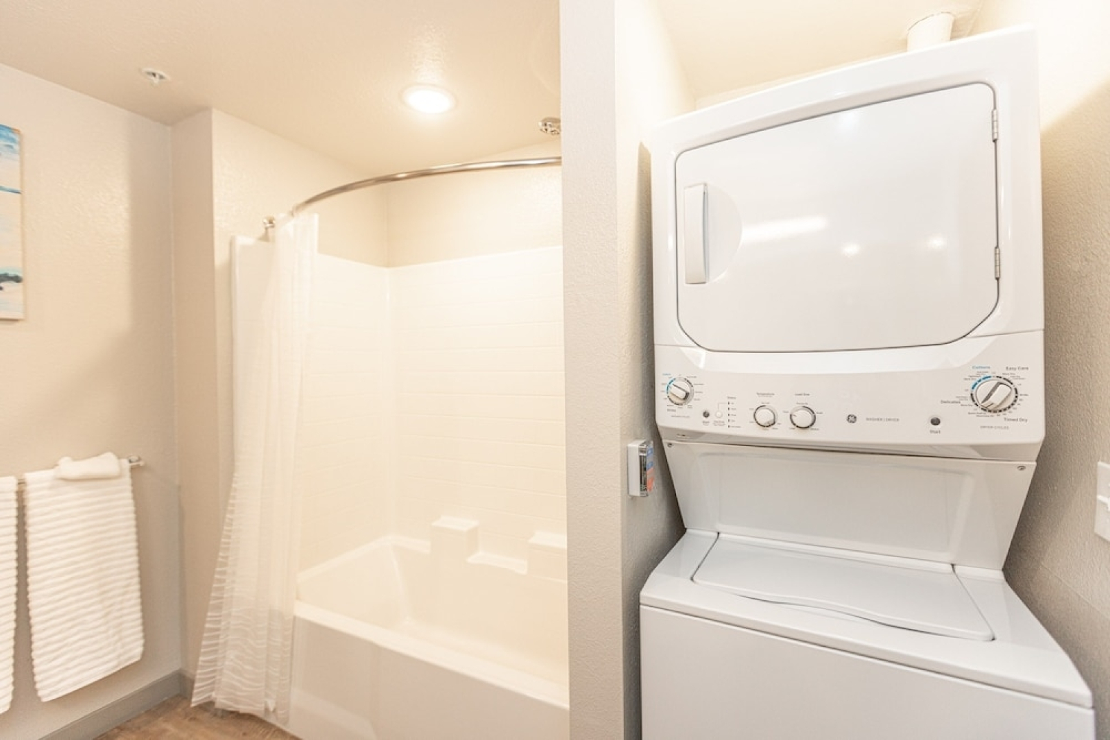 Central King Bed Lux Suite 110