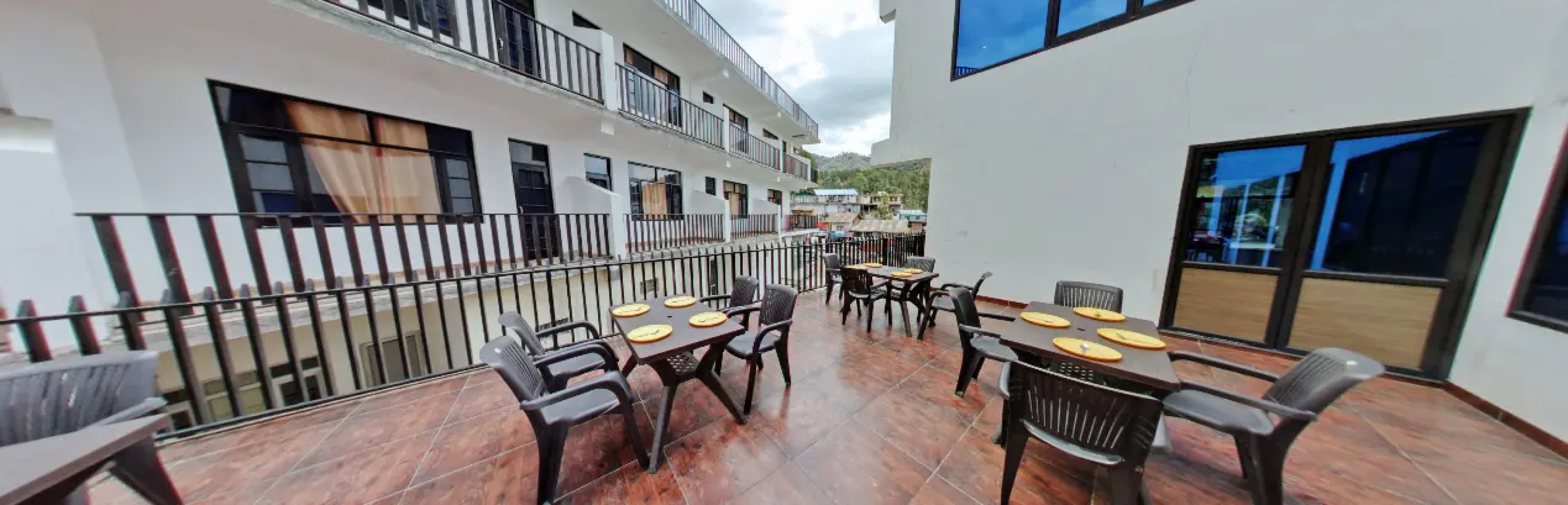 Hotel Dalhousie Grand